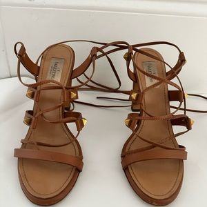 Valentino wrapped tie ankle strap rockstud,great condition.. size 371/2